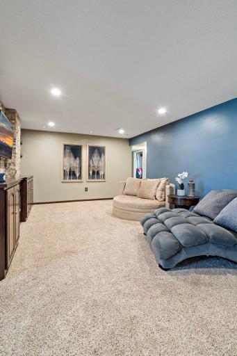8600 Pineview Lane N, Maple Grove, MN 55369
