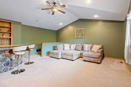 8600 Pineview Lane N, Maple Grove, MN 55369