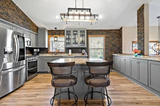 8600 Pineview Lane N, Maple Grove, MN 55369