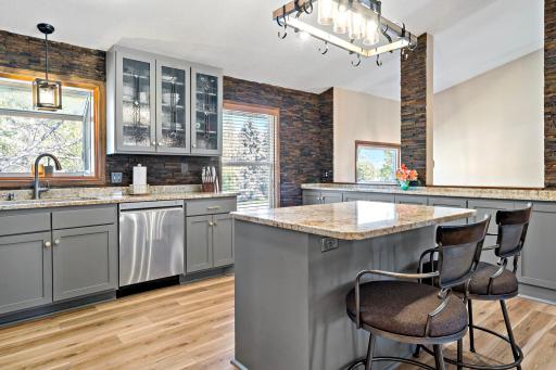 8600 Pineview Lane N, Maple Grove, MN 55369