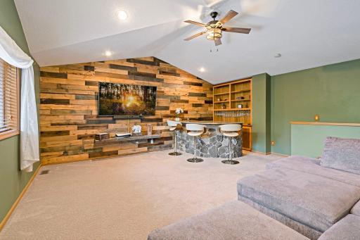 8600 Pineview Lane N, Maple Grove, MN 55369