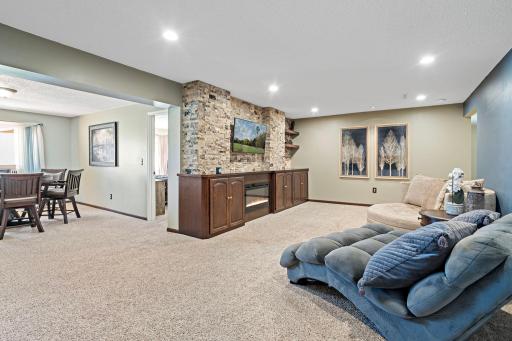 8600 Pineview Lane N, Maple Grove, MN 55369