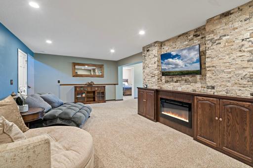8600 Pineview Lane N, Maple Grove, MN 55369