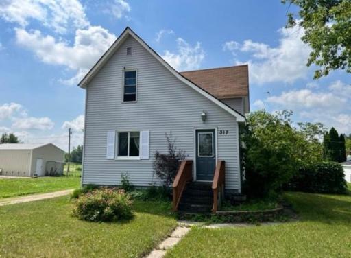 317 Minnesota Avenue E, Sebeka, MN 56477