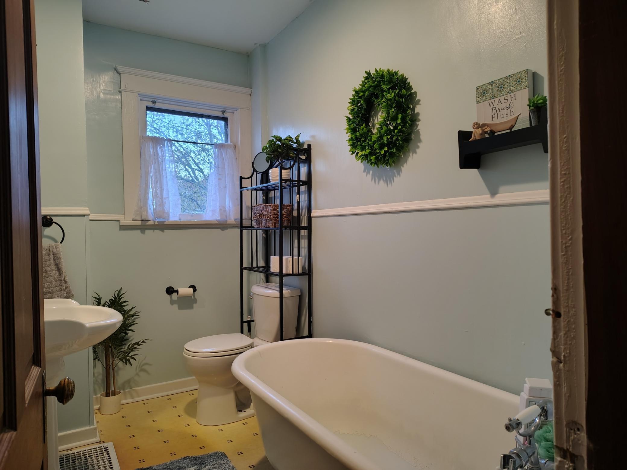 Upstairs Bath