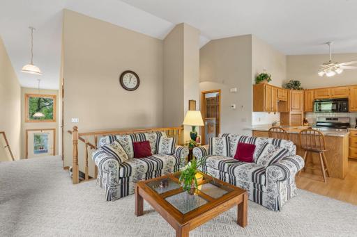 28-web-or-mls-290 Shoreview Estates-28.jpg