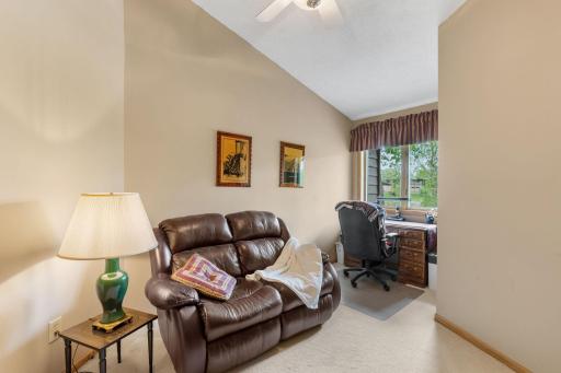 45-web-or-mls-290 Shoreview Estates-45.jpg