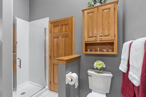 44-web-or-mls-290 Shoreview Estates-44.jpg
