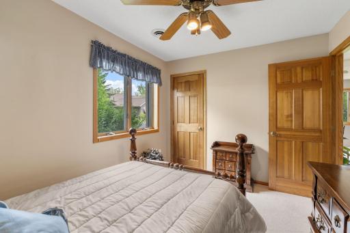 48-web-or-mls-290 Shoreview Estates-48.jpg