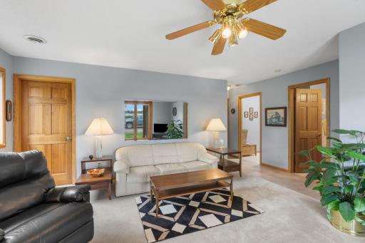51-web-or-mls-290 Shoreview Estates-51.jpg