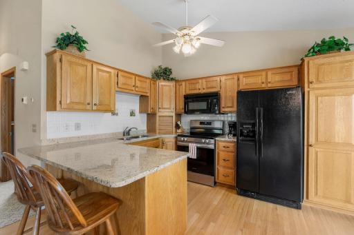 35-web-or-mls-290 Shoreview Estates-35.jpg