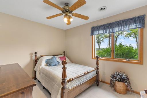 47-web-or-mls-290 Shoreview Estates-47.jpg