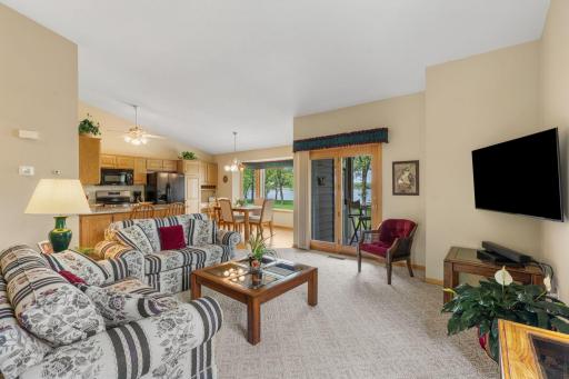 31-web-or-mls-290 Shoreview Estates-31.jpg