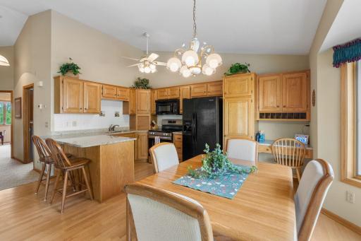 34-web-or-mls-290 Shoreview Estates-34.jpg