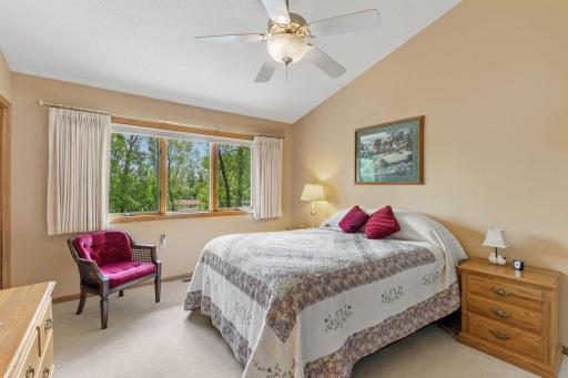 39-web-or-mls-290 Shoreview Estates-39.jpg