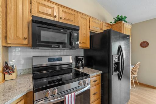 38-web-or-mls-290 Shoreview Estates-38.jpg