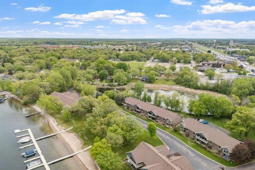 21-web-or-mls-290 Shoreview Estates-21.jpg