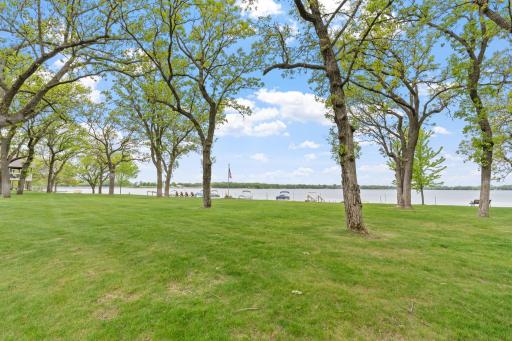 10-web-or-mls-290 Shoreview Estates-10.jpg