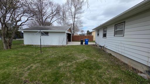 806 N 29 Street N, Fargo, ND 58102