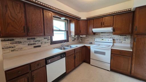 806 N 29 Street N, Fargo, ND 58102