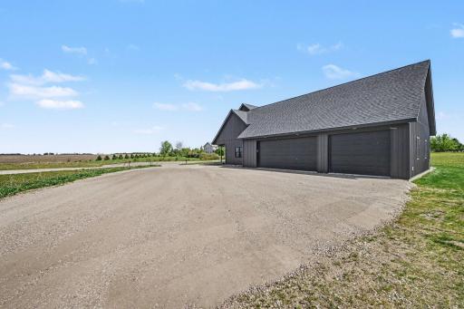 3-car insulated heated garage exterior â Le Center MN 2023 build