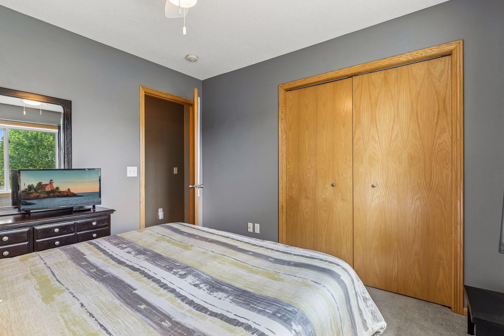 2nd Bedroom - 658 Lois Lane