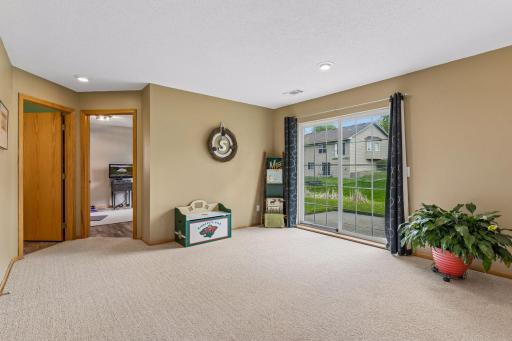 658 Lois Lane, Circle Pines, MN 55014