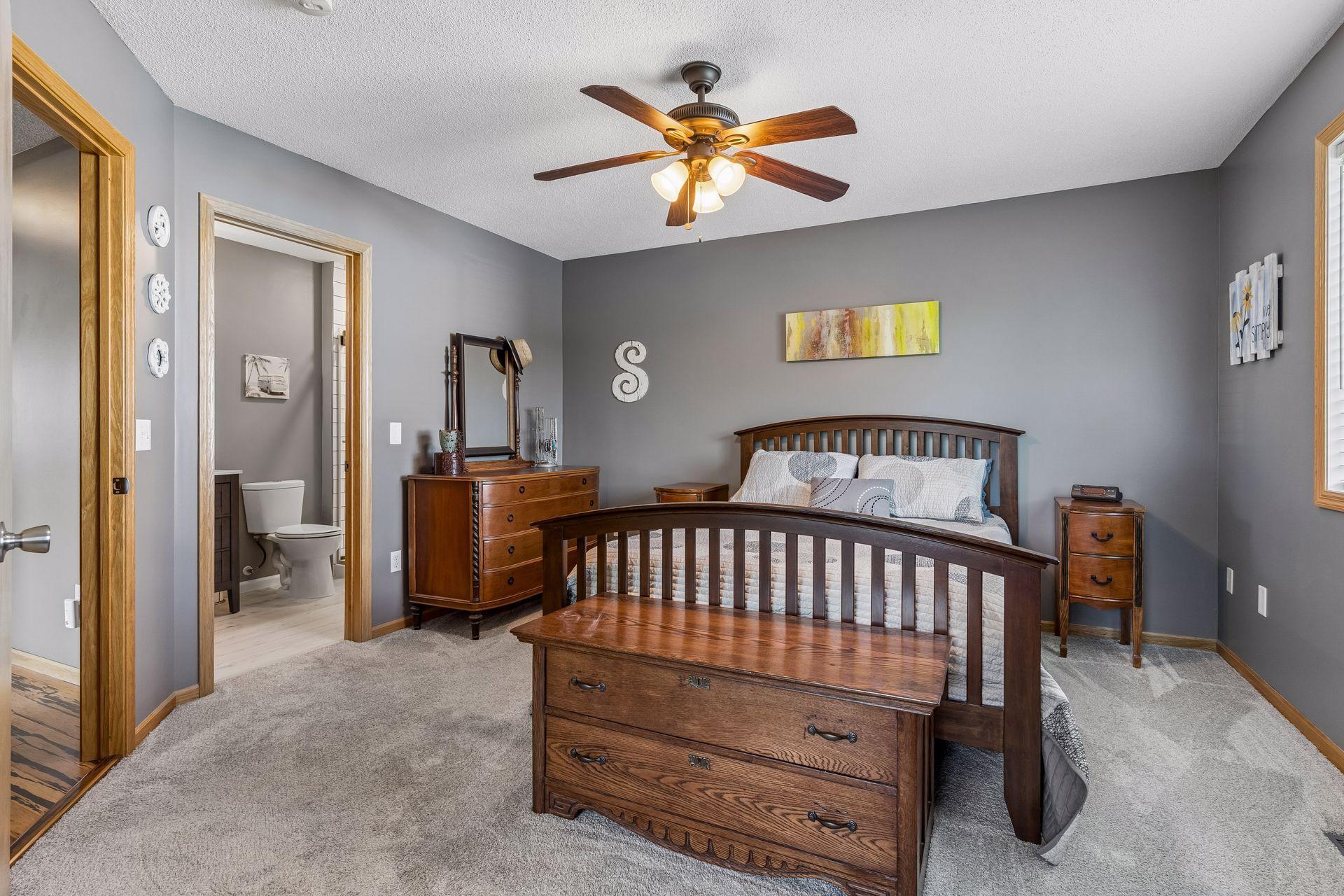 Primary Bedroom - 658 Lois Lane