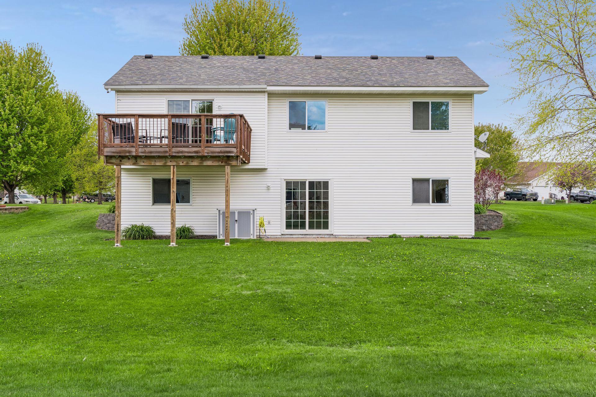 658 Lois Lane - The HoM Group