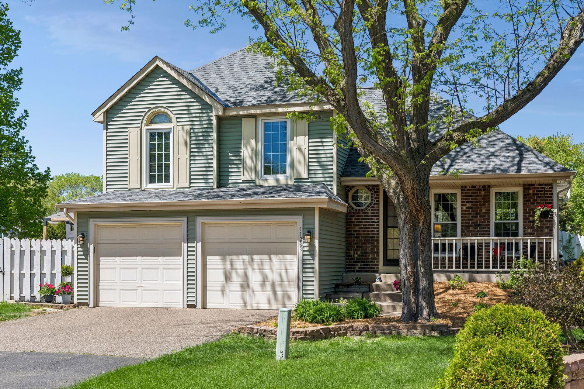 Delightful multi level home in the Jamestown neighborhood of Plymouth.