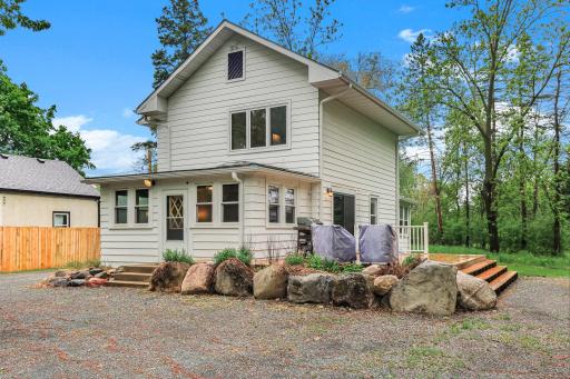 6104 24th Street N, Oakdale, MN 55128