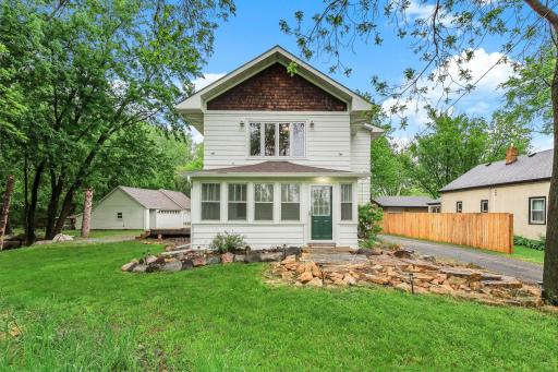 6104 24th Street N, Oakdale, MN 55128