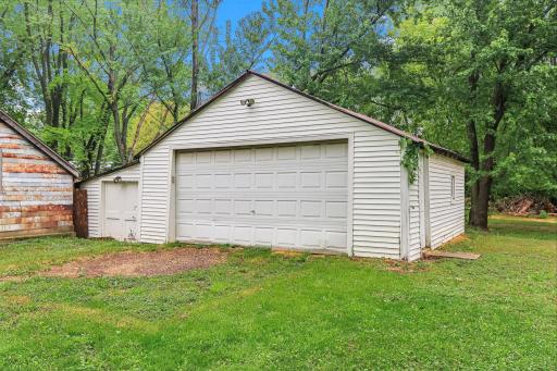 6104 24th Street N, Oakdale, MN 55128