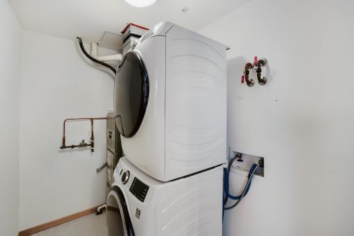 4730 Park Commons Dr 218 - Print Quality - 021 - 20 Laundry Room.jpg