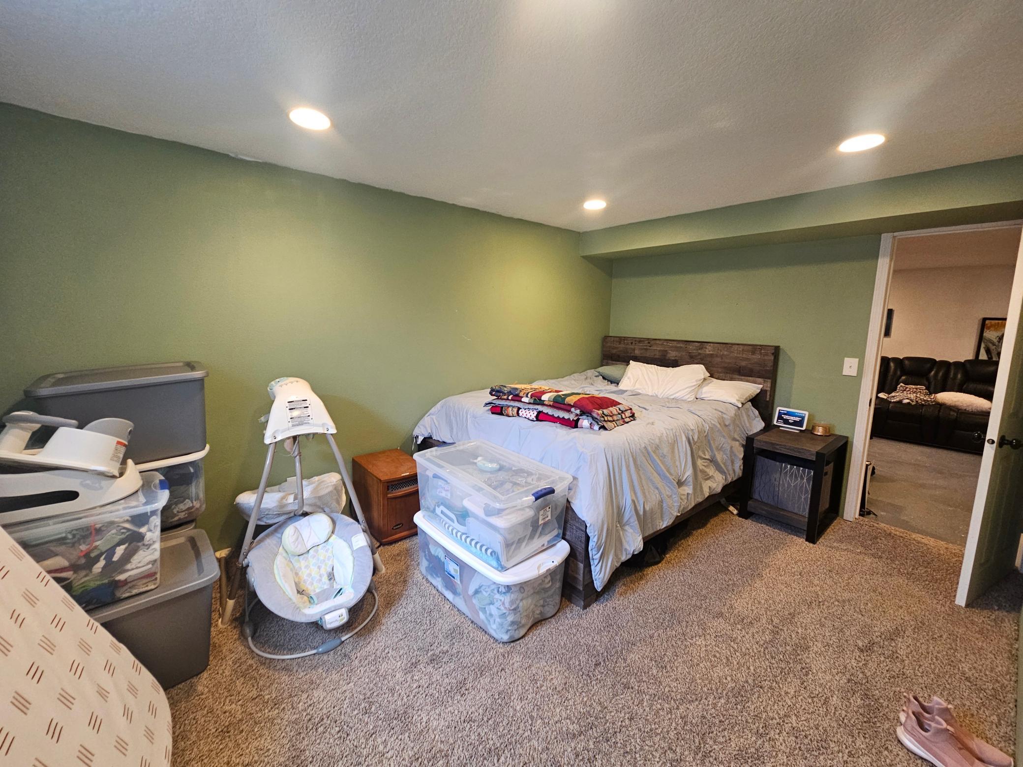 Basement bedroom with egress