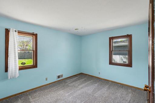 7617 Lee Avenue N, Minneapolis, MN 55443