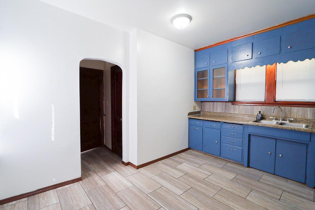 Lower Unit kitchen