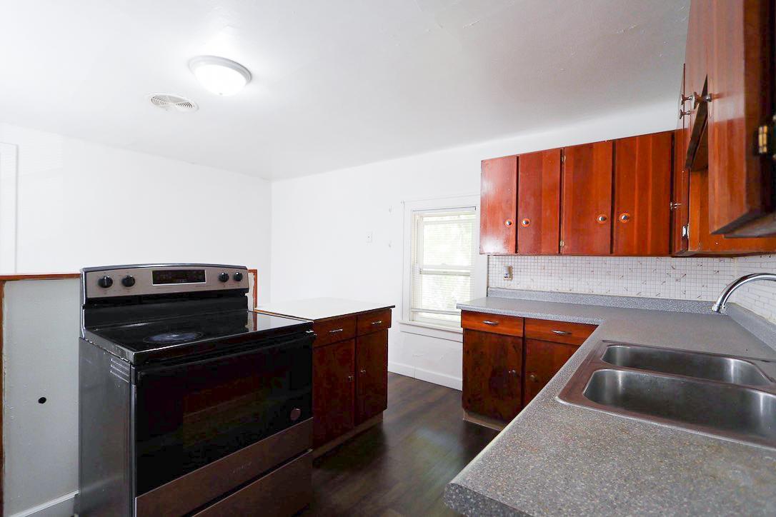 upper unit kitchen