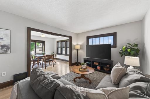1140 Hawthorne Avenue E, Saint Paul, MN 55106