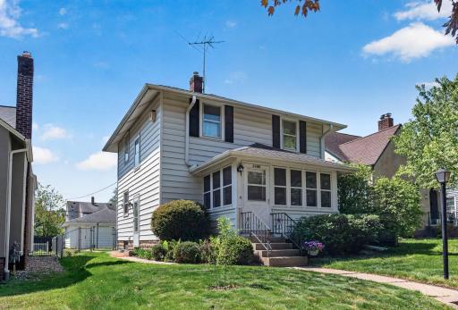 1140 Hawthorne Avenue E, Saint Paul, MN 55106