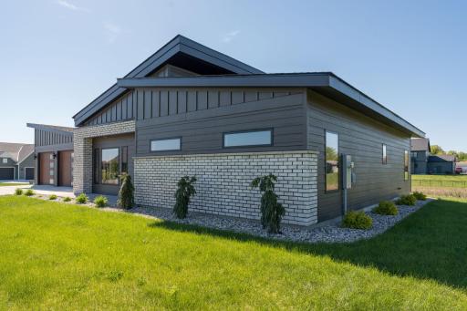 11 South Pointe Court, North Mankato, MN 56003