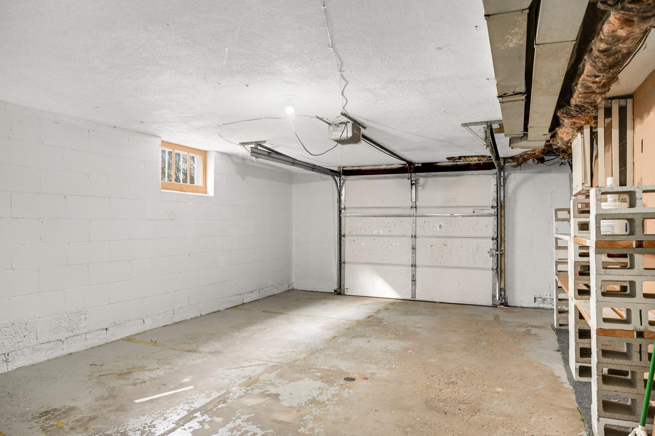 5830 garage