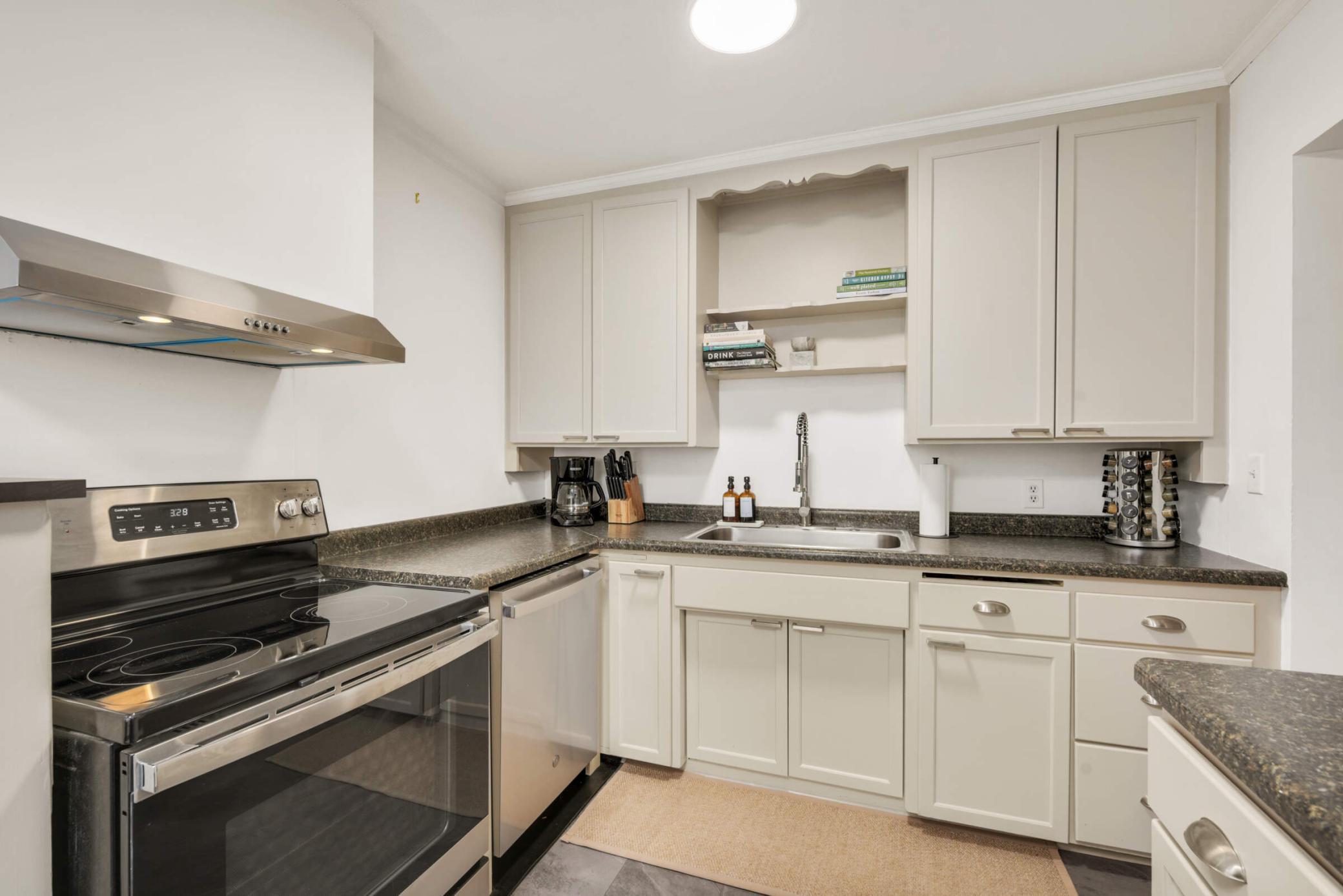 5828 Kitchen (staged)