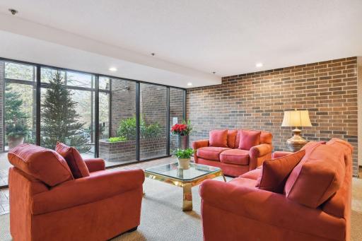 5501 Dewey Hill Road, 140, Minneapolis, MN 55439