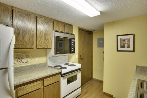 5501 Dewey Hill Road, 140, Minneapolis, MN 55439