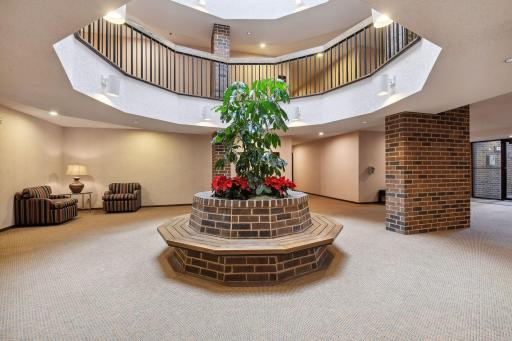 5501 Dewey Hill Road, 140, Minneapolis, MN 55439