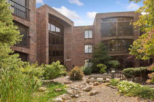 5501 Dewey Hill Road, 140, Minneapolis, MN 55439