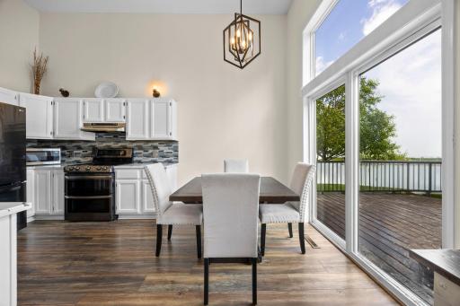 Flexible setup accommodates casual dining or a more formal everyday arrangement.