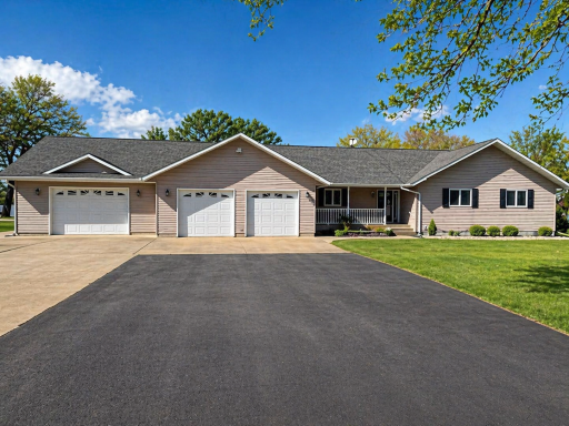4 S Fox Lake Drive E, Sherburn, MN 56171
