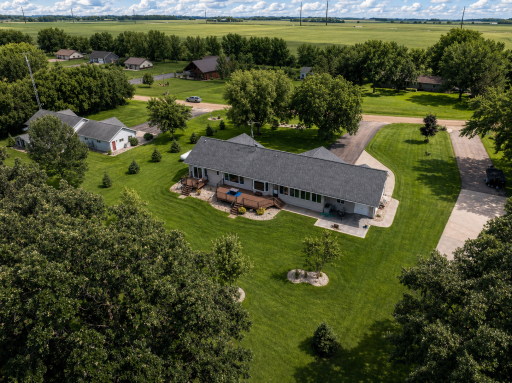 4 S Fox Lake Drive E, Sherburn, MN 56171